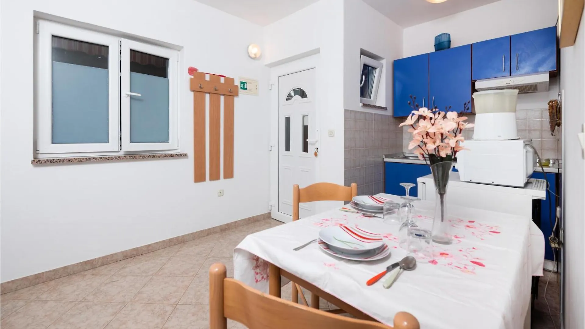 Beautiful Apartment In Pula With Kitchen